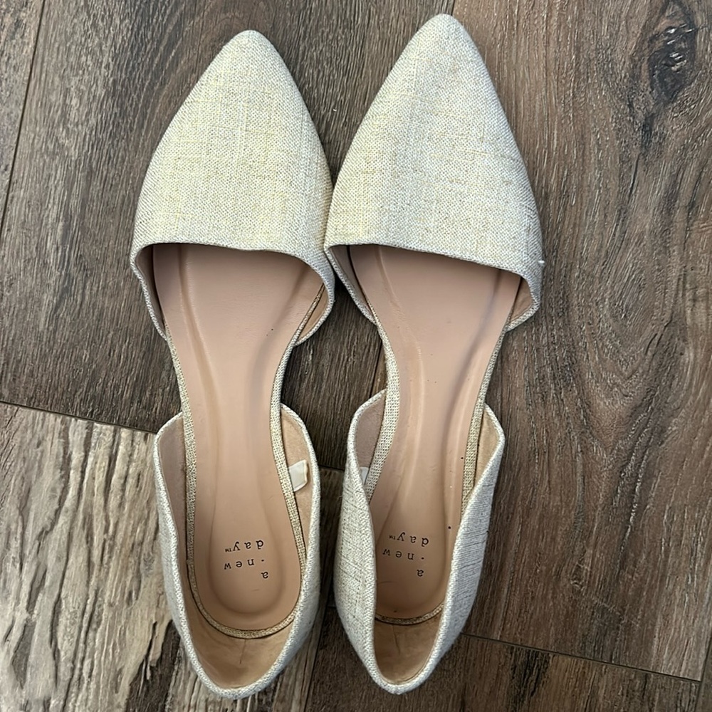 Cream/gold sparkle flats